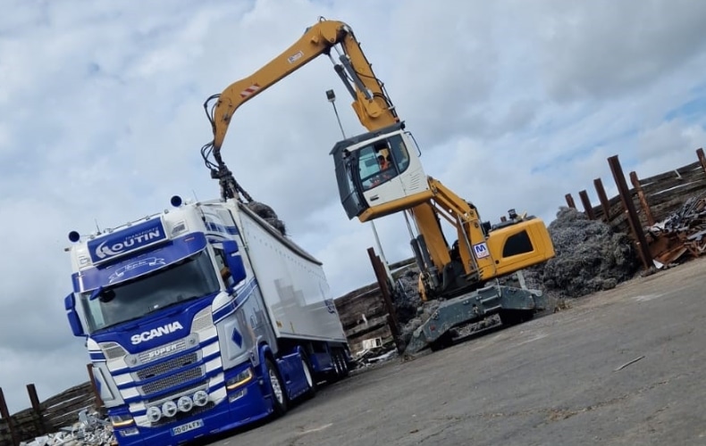 Camion de transport et gestion des déchets non dangereux